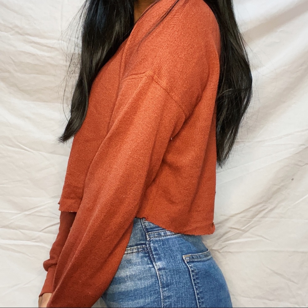 Urban Outfitters crop top long sleeve 🌺